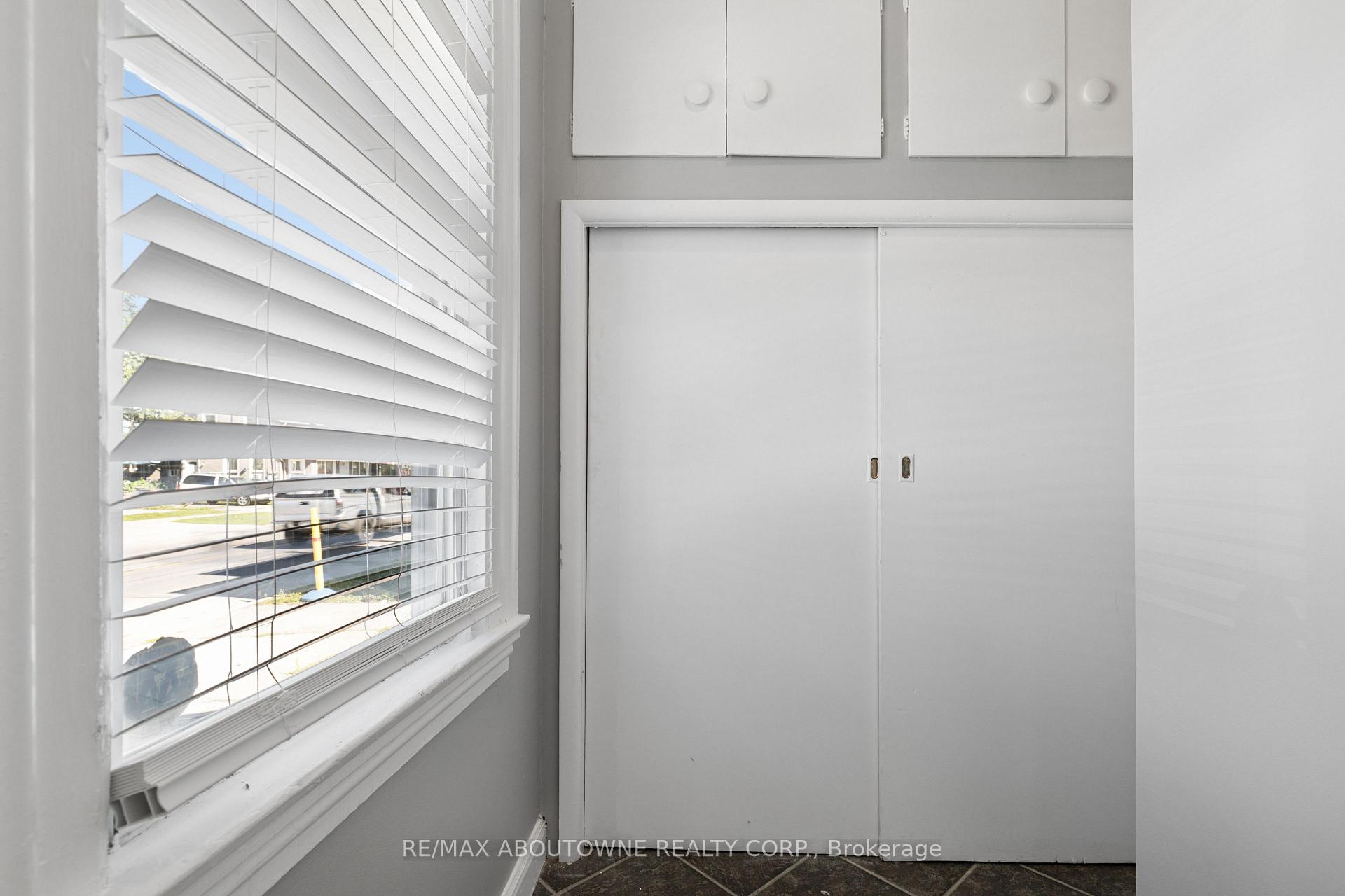 Photo 5 of 92 Lake Street, St. Catharines, Downtown — HOMEH
