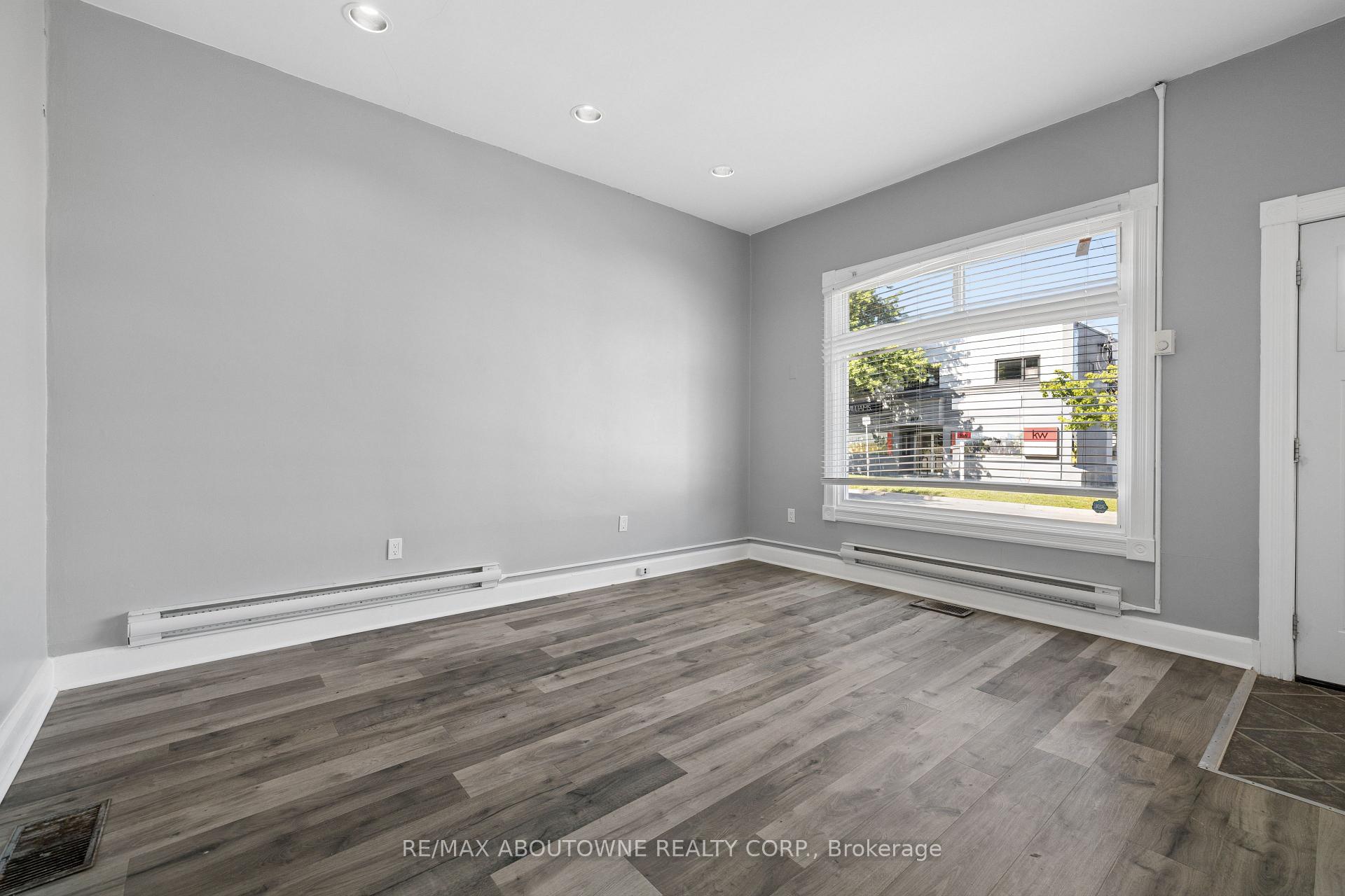 Photo 8 of 92 Lake Street, St. Catharines, Downtown — HOMEH