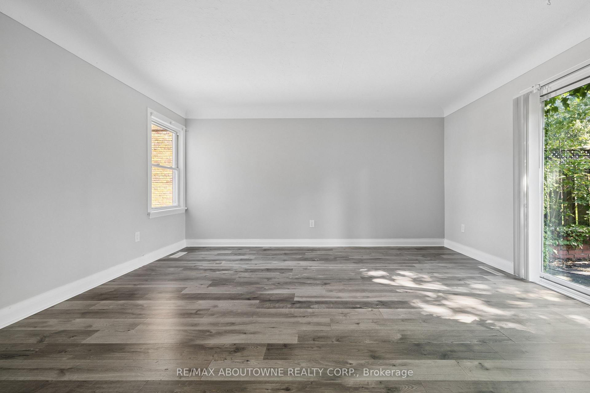 Photo 15 of 92 Lake Street, St. Catharines, Downtown — HOMEH