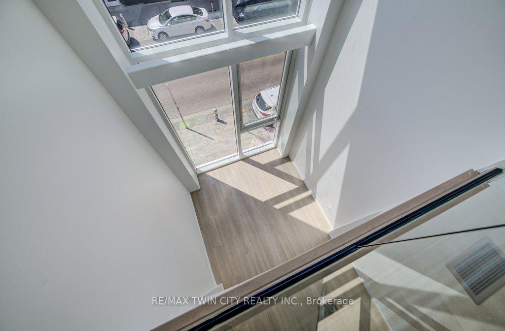 Photo 16 of 26 King Street E, Kitchener, Cedar Hill — HOMEH