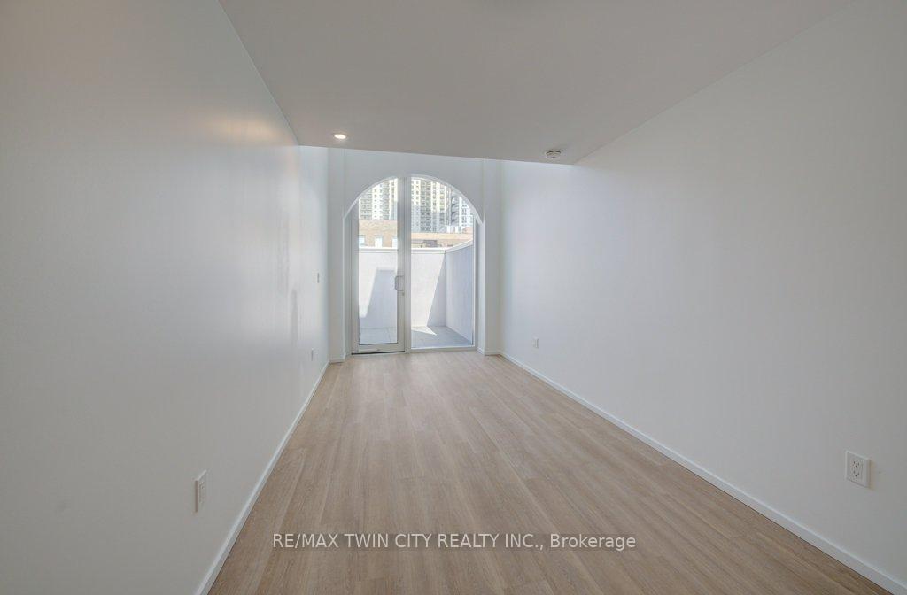 Photo 23 of 26 King Street E, Kitchener, Cedar Hill — HOMEH