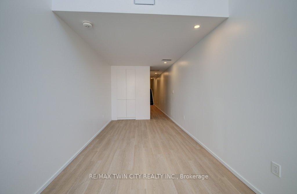 Photo 25 of 26 King Street E, Kitchener, Cedar Hill — HOMEH