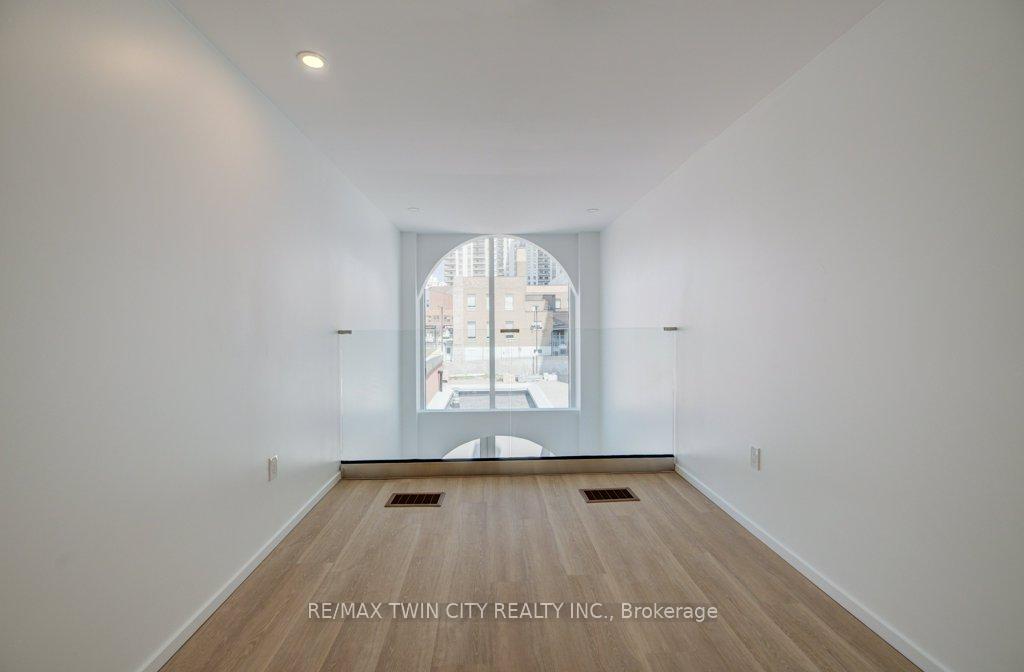 Photo 30 of 26 King Street E, Kitchener, Cedar Hill — HOMEH