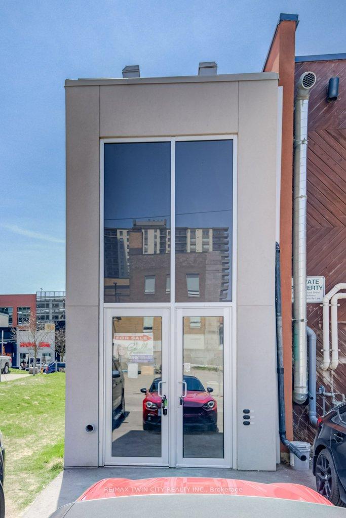 Photo 36 of 26 King Street E, Kitchener, Cedar Hill — HOMEH