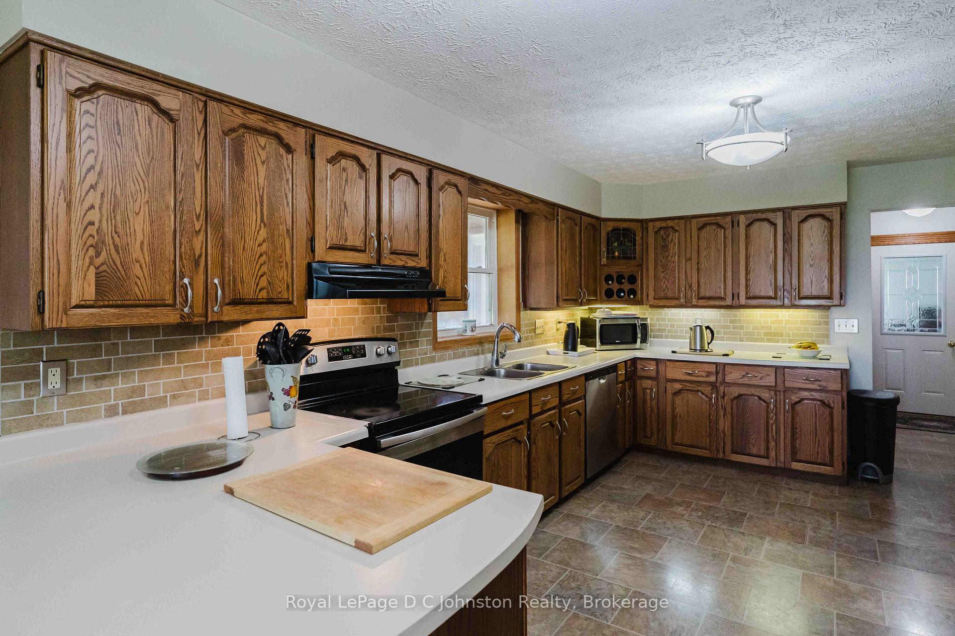 Photo 5 of 1277 Concession 6 Road, Kincardine — HOMEH