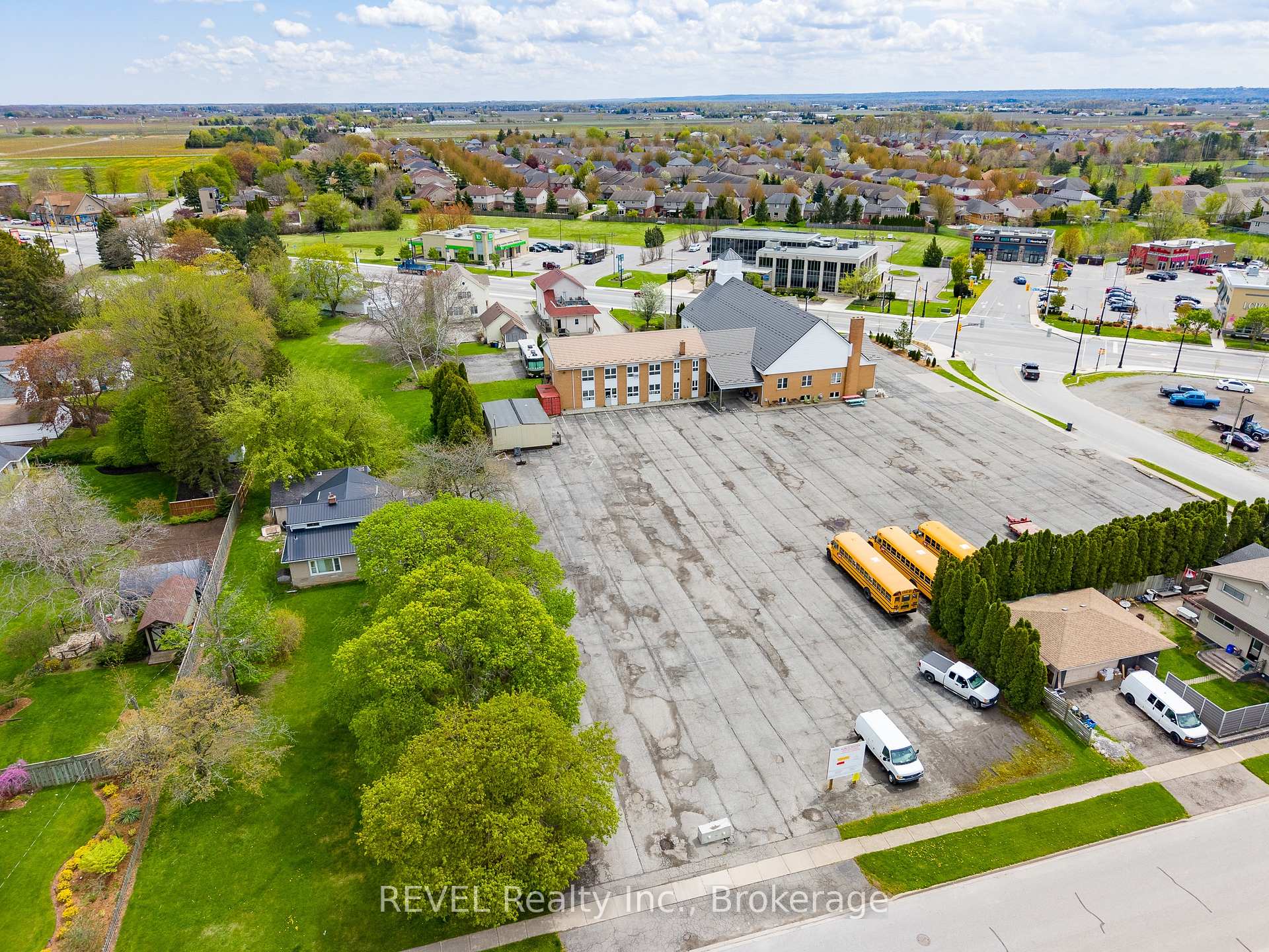 Photo 2 of 8 Elden Street, Niagara-on-the-Lake, Virgil — HOMEH