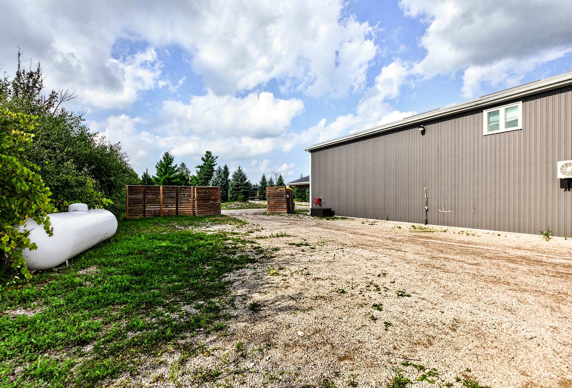 Photo 6 of Unit shop, 1506 6TH Concession Road, Hamilton, Rural Flamborough — HOMEH