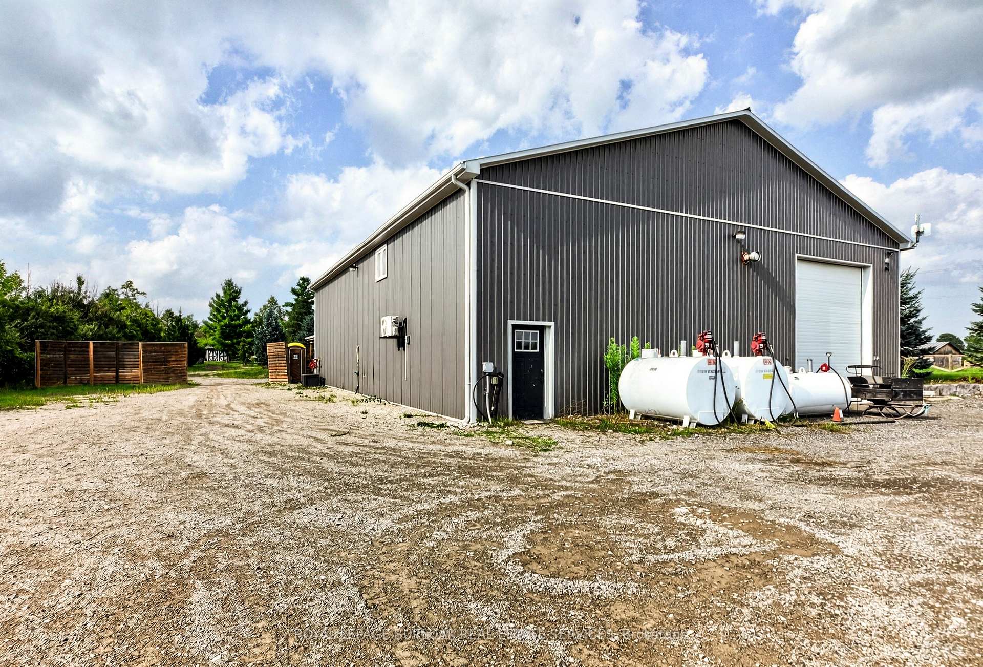 Photo 9 of Unit shop, 1506 6TH Concession Road, Hamilton, Rural Flamborough — HOMEH