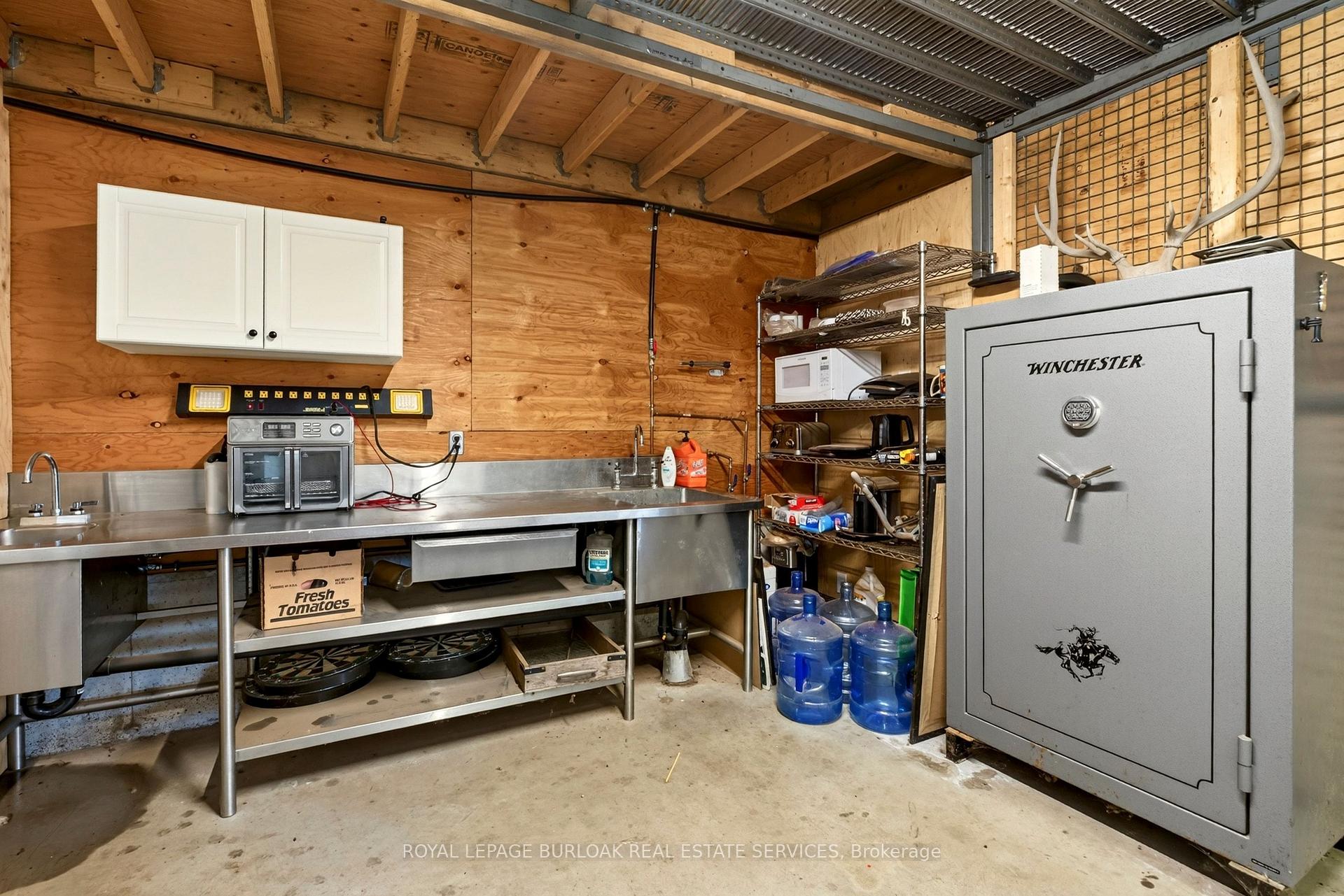 Photo 14 of Unit shop, 1506 6TH Concession Road, Hamilton, Rural Flamborough — HOMEH
