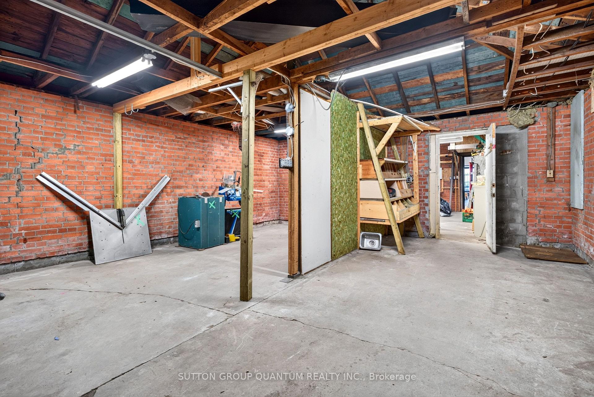 Photo 15 of 689 Barton Street E, Hamilton, Stipley — HOMEH