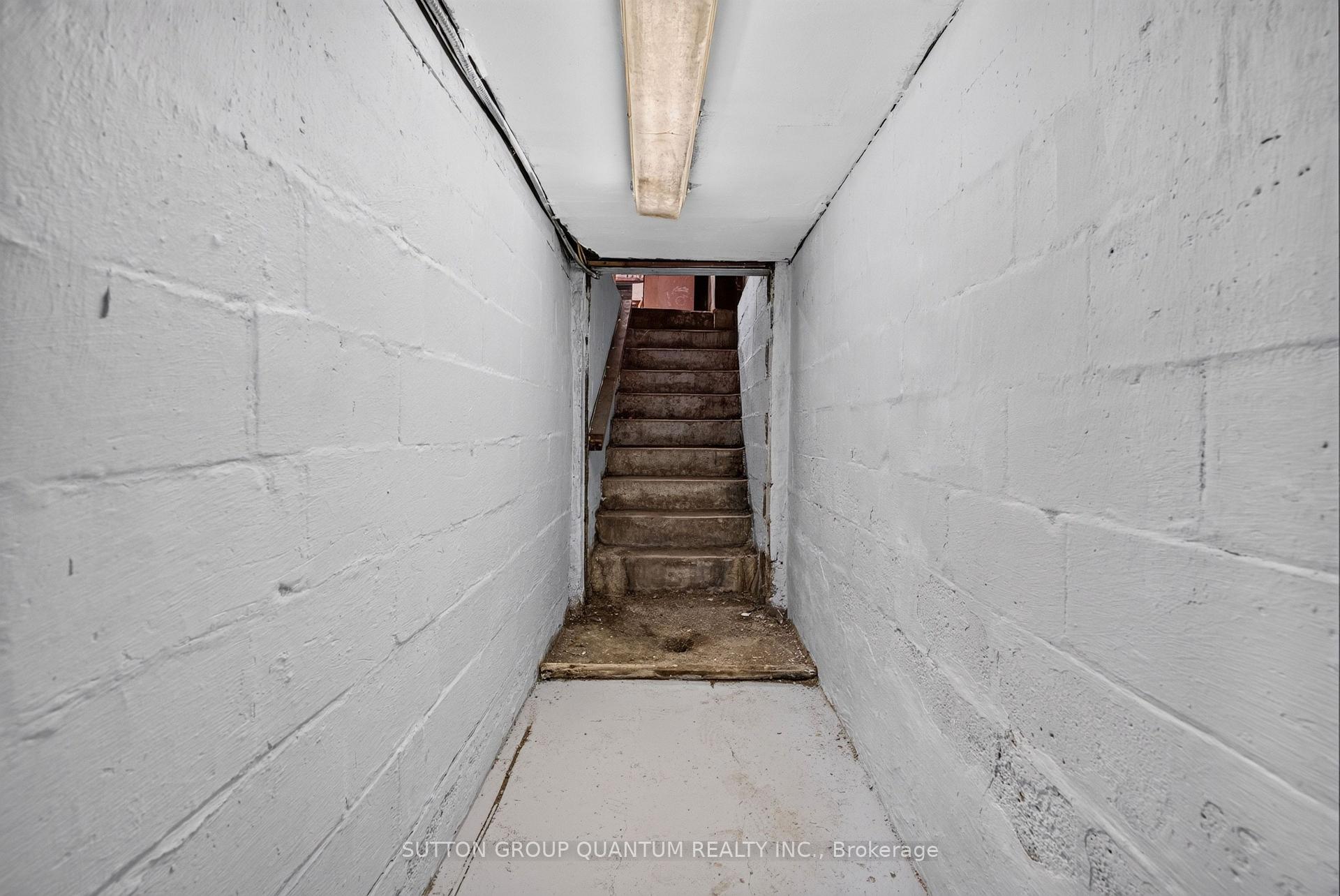Photo 24 of 689 Barton Street E, Hamilton, Stipley — HOMEH
