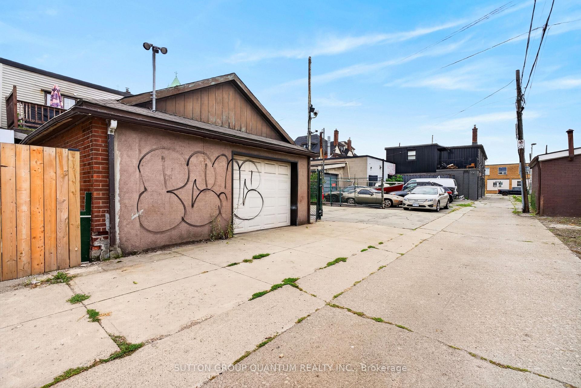 Photo 40 of 689 Barton Street E, Hamilton, Stipley — HOMEH