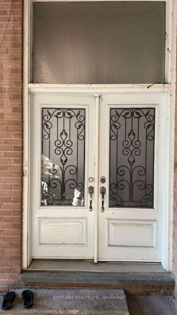 Photo 4 of 22 Foxcote Crescent, Etobicoke, Eringate-Centennial-West Deane — HOMEH