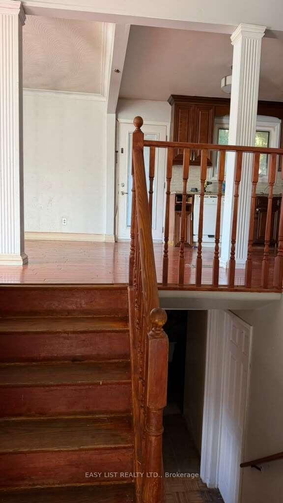 Photo 5 of 22 Foxcote Crescent, Etobicoke, Eringate-Centennial-West Deane — HOMEH