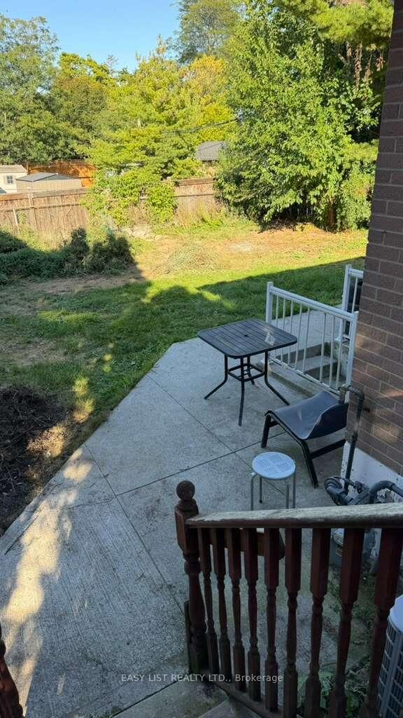 Photo 11 of 22 Foxcote Crescent, Etobicoke, Eringate-Centennial-West Deane — HOMEH