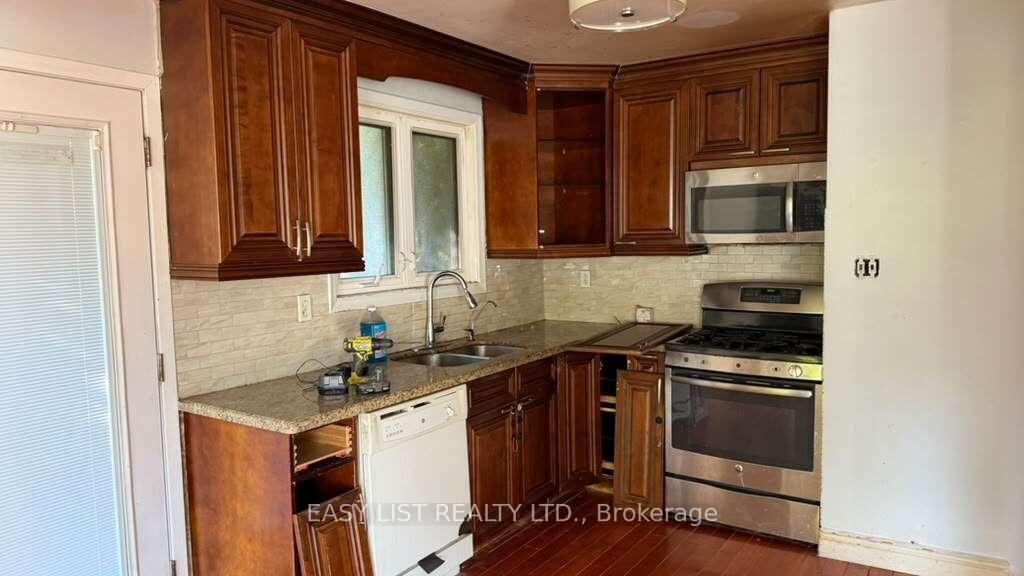 Photo 14 of 22 Foxcote Crescent, Etobicoke, Eringate-Centennial-West Deane — HOMEH