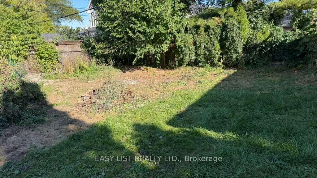 Photo 17 of 22 Foxcote Crescent, Etobicoke, Eringate-Centennial-West Deane — HOMEH