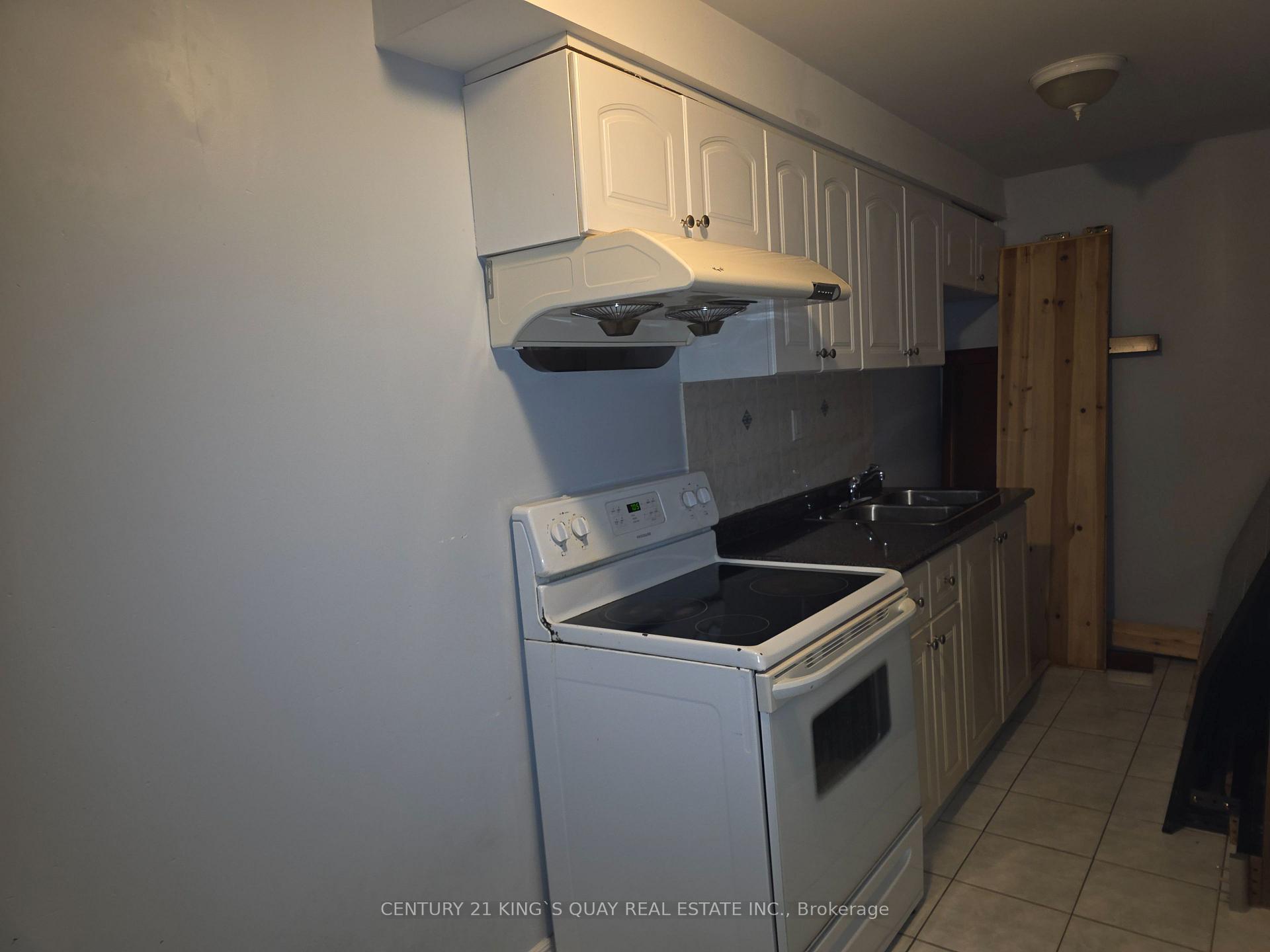 Photo 8 of Unit LL, 305 Castan Avenue, Markham, Village Green-South Unionville — HOMEH