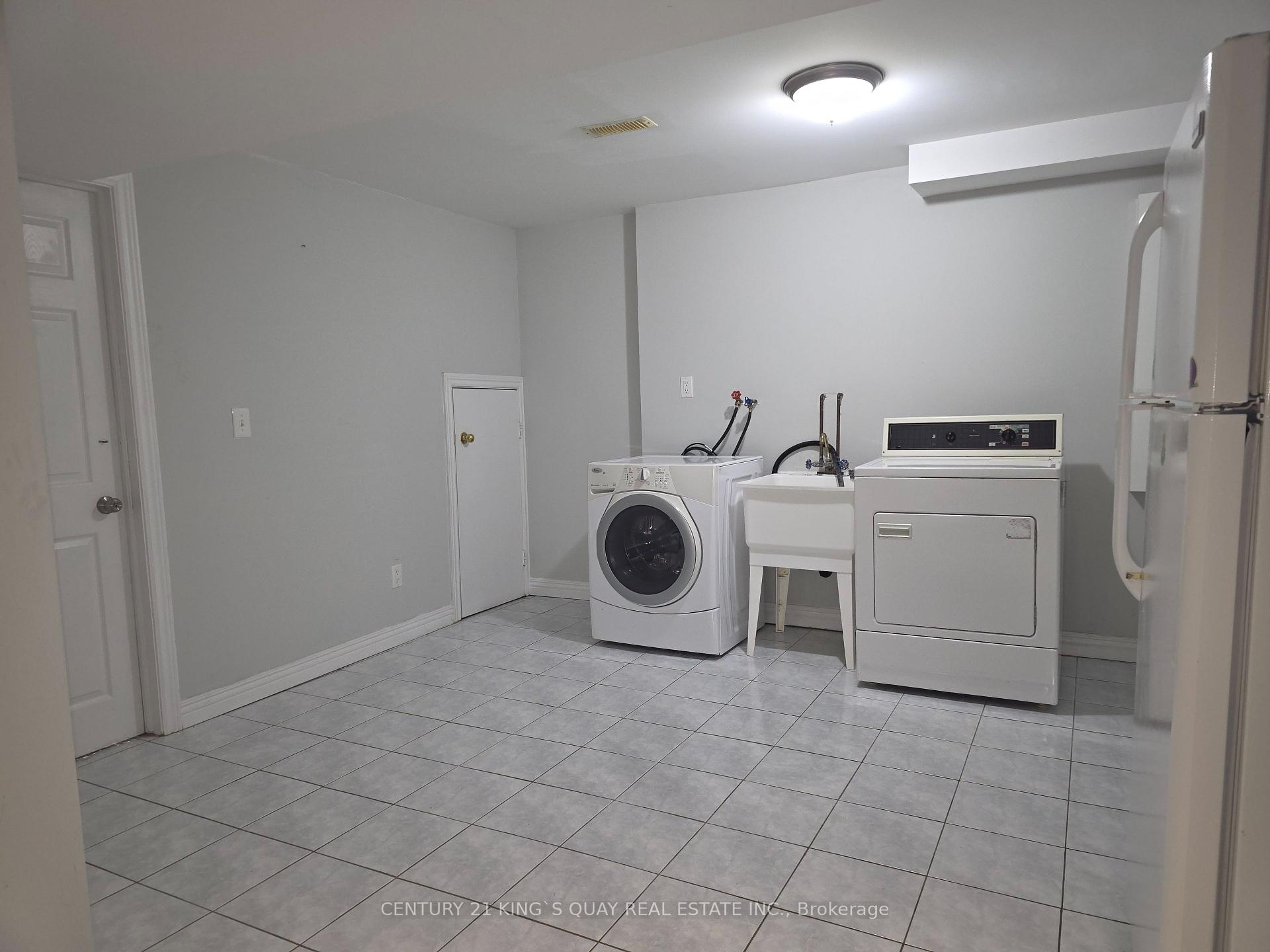 Photo 9 of Unit LL, 305 Castan Avenue, Markham, Village Green-South Unionville — HOMEH