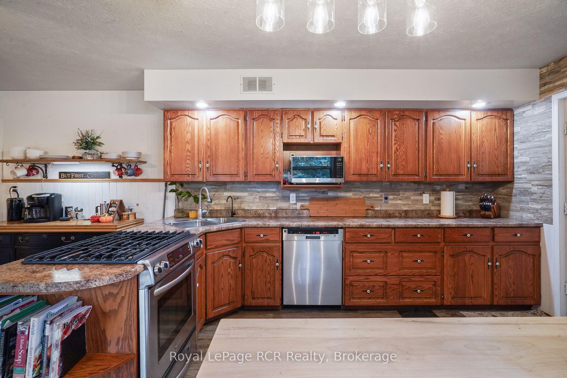 Photo 7 of 1029 Main Street, Howick — HOMEH