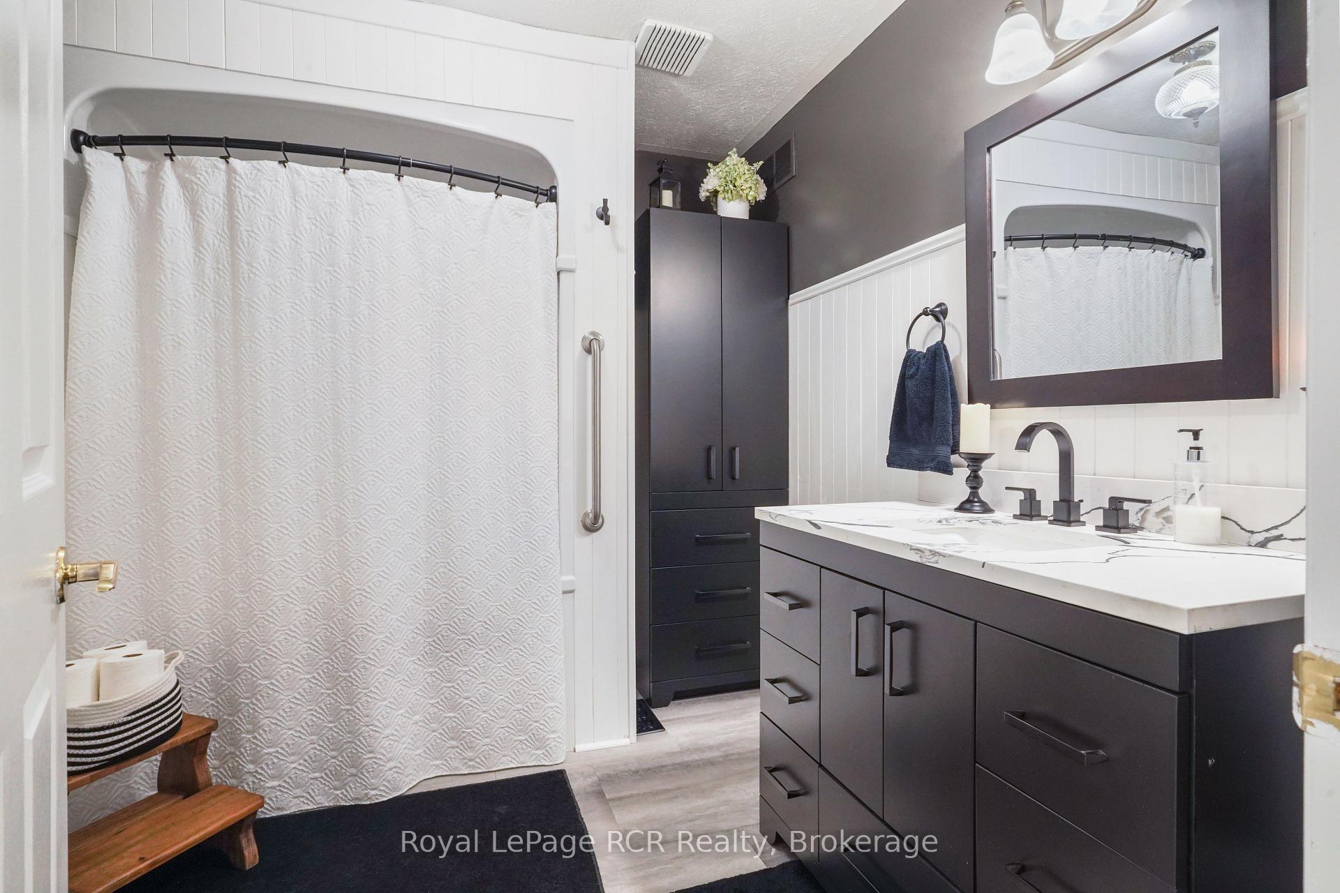 Photo 16 of 1029 Main Street, Howick — HOMEH