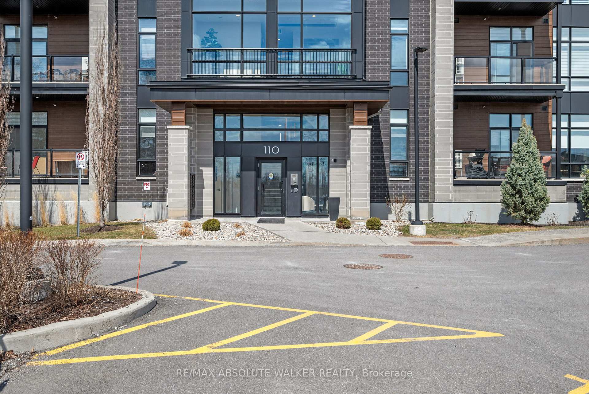 Photo 3 of Unit 104, 110 Cortile Private, Ottawa, Riverside South/Gloucester Glen — HOMEH