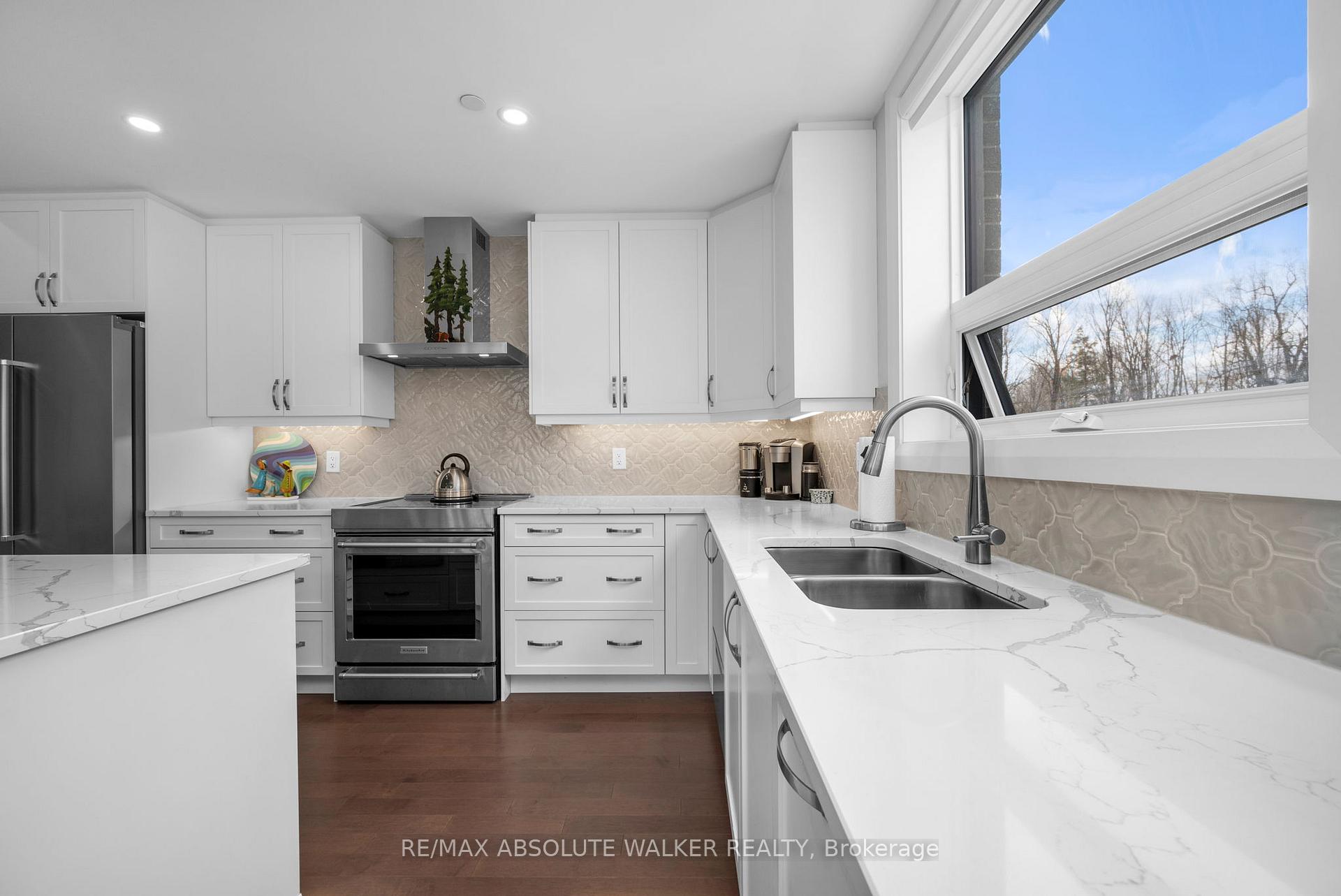 Photo 13 of Unit 104, 110 Cortile Private, Ottawa, Riverside South/Gloucester Glen — HOMEH