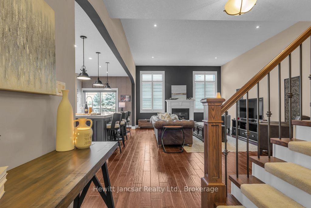 Photo 4 of 211 Terrace Wood Crescent, Kitchener, Pioneer Tower West — HOMEH