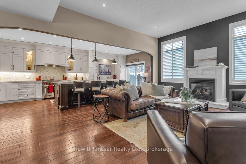 Photo 8 of 211 Terrace Wood Crescent, Kitchener, Pioneer Tower West — HOMEH