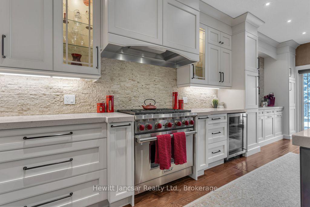 Photo 10 of 211 Terrace Wood Crescent, Kitchener, Pioneer Tower West — HOMEH