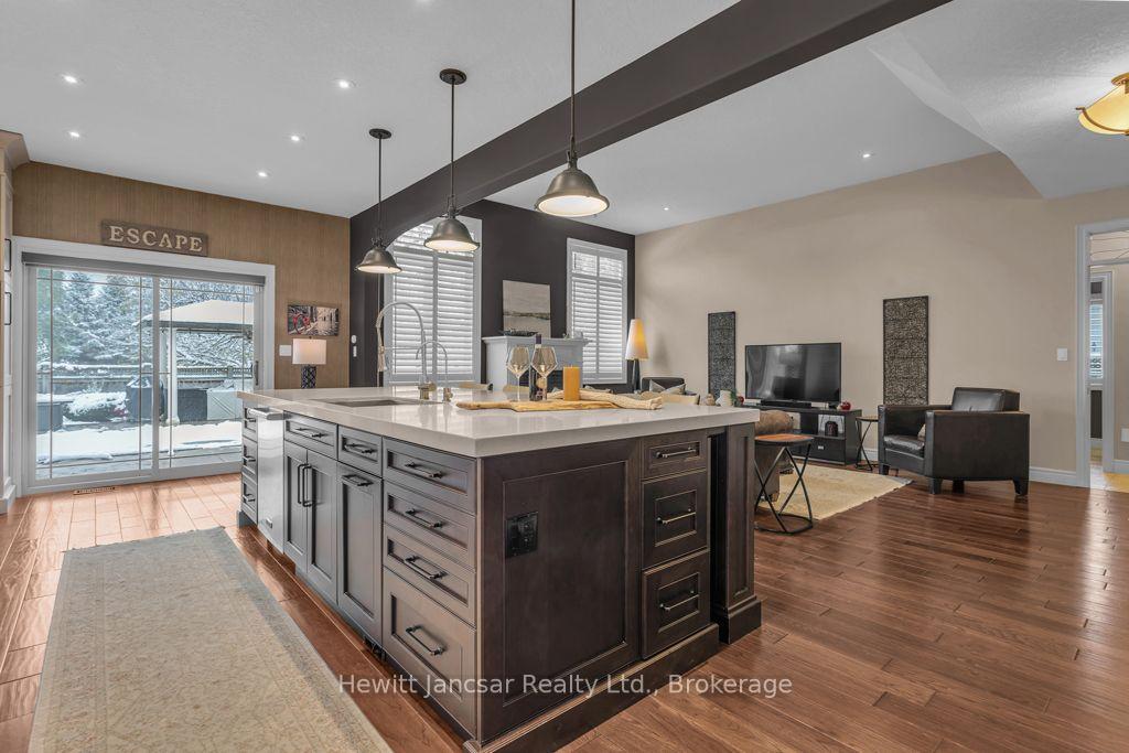 Photo 11 of 211 Terrace Wood Crescent, Kitchener, Pioneer Tower West — HOMEH