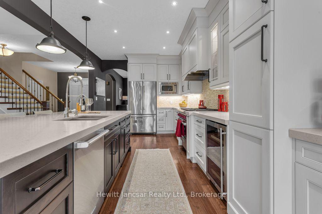 Photo 12 of 211 Terrace Wood Crescent, Kitchener, Pioneer Tower West — HOMEH