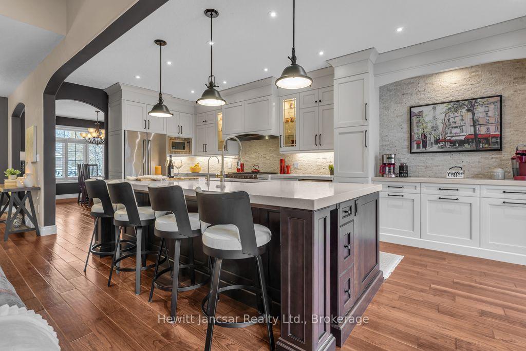 Photo 13 of 211 Terrace Wood Crescent, Kitchener, Pioneer Tower West — HOMEH