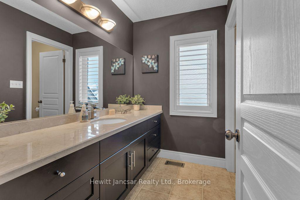 Photo 19 of 211 Terrace Wood Crescent, Kitchener, Pioneer Tower West — HOMEH