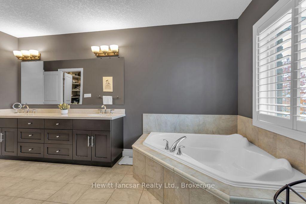 Photo 22 of 211 Terrace Wood Crescent, Kitchener, Pioneer Tower West — HOMEH