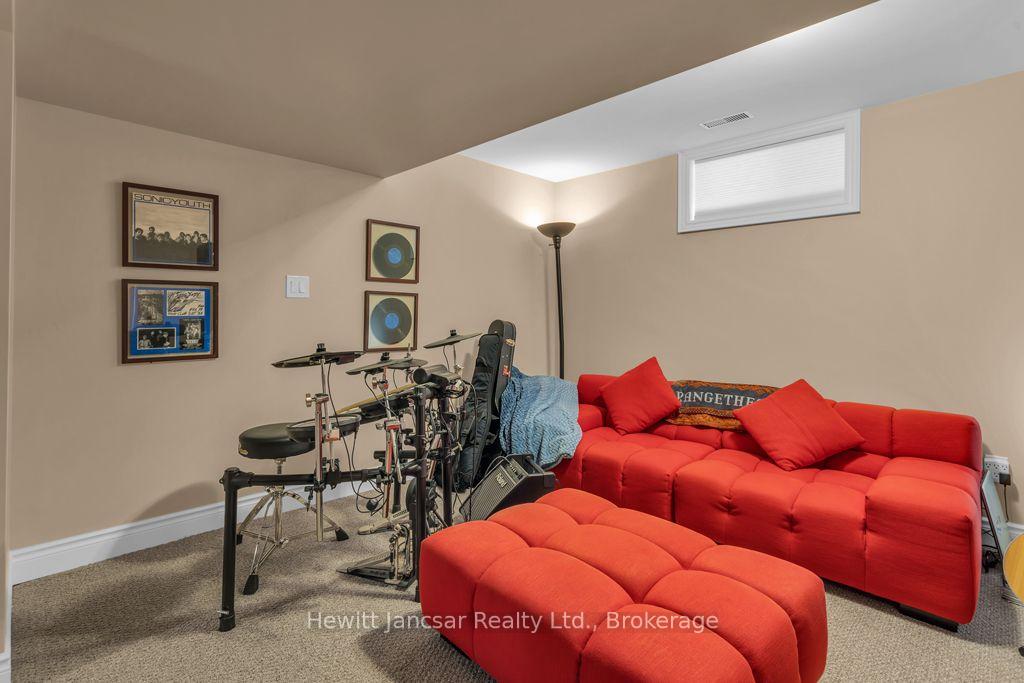 Photo 30 of 211 Terrace Wood Crescent, Kitchener, Pioneer Tower West — HOMEH