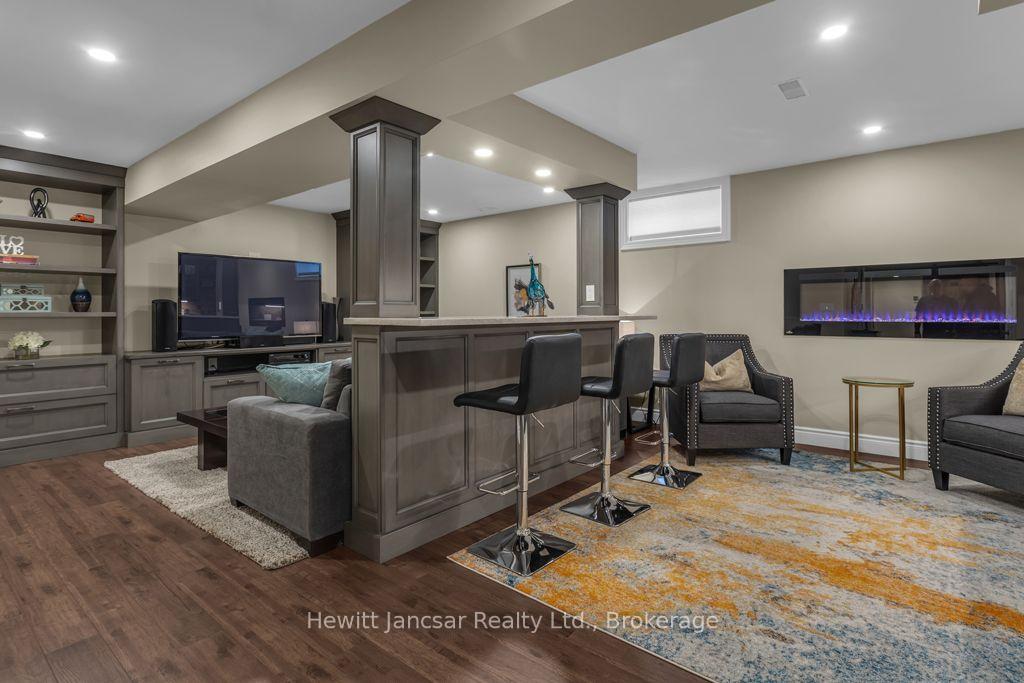Photo 33 of 211 Terrace Wood Crescent, Kitchener, Pioneer Tower West — HOMEH