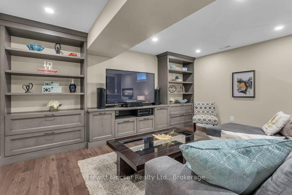 Photo 35 of 211 Terrace Wood Crescent, Kitchener, Pioneer Tower West — HOMEH