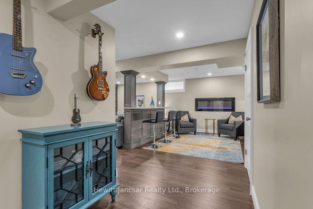 Photo 38 of 211 Terrace Wood Crescent, Kitchener, Pioneer Tower West — HOMEH