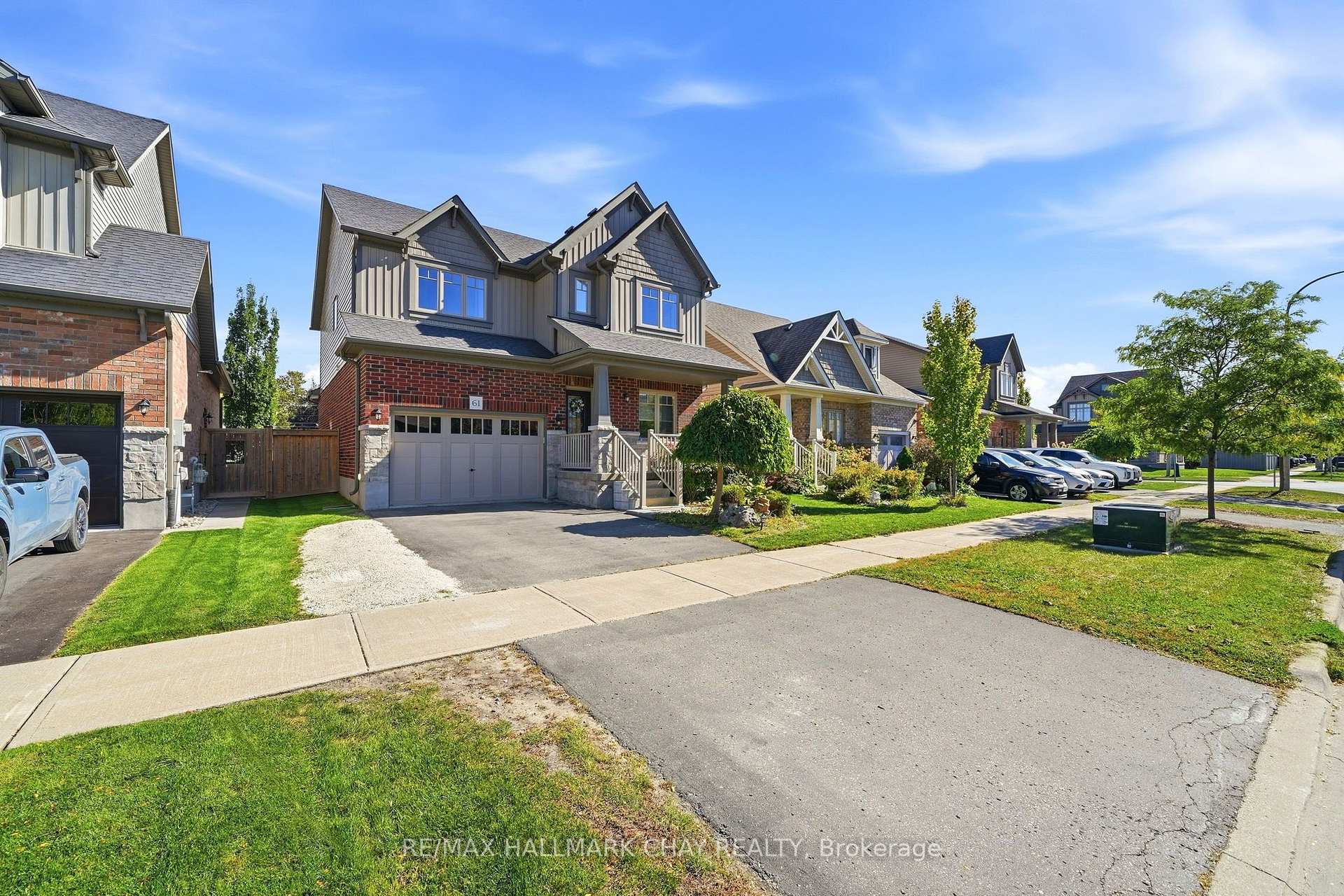 Photo 2 of 61 Carleton Trail, New Tecumseth, Beeton — HOMEH