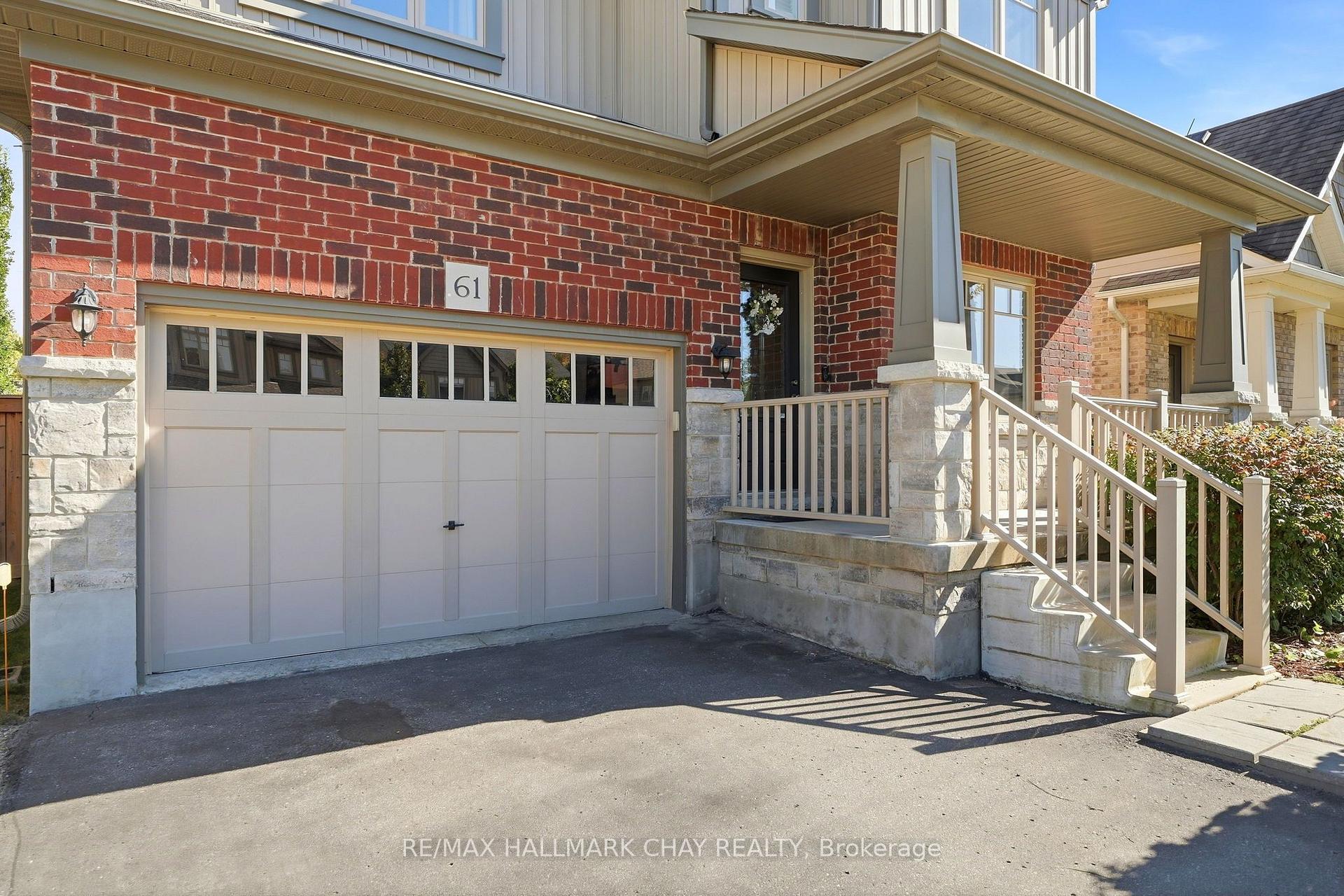 Photo 3 of 61 Carleton Trail, New Tecumseth, Beeton — HOMEH