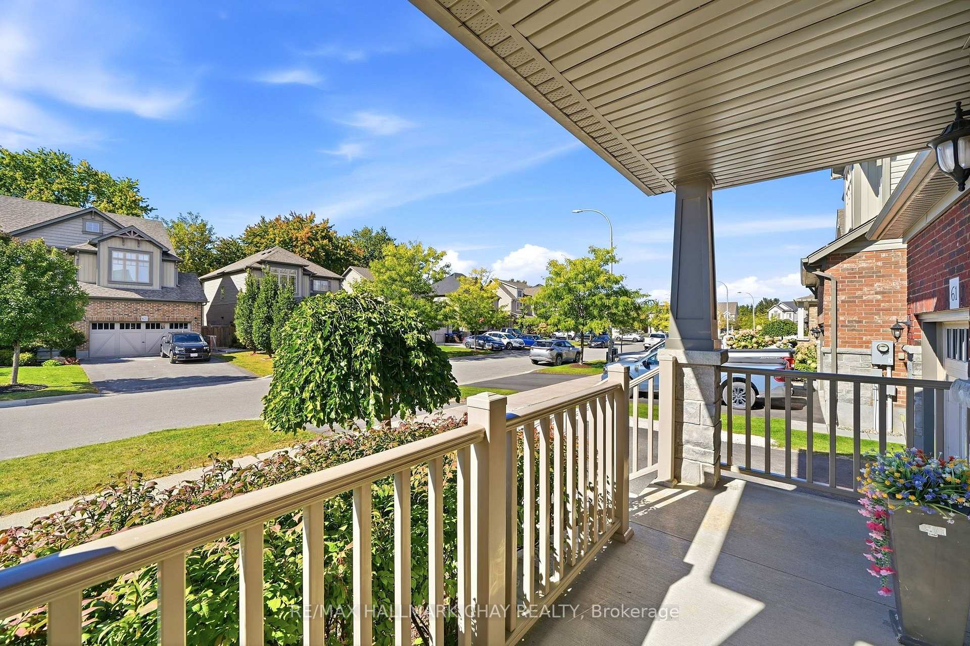 Photo 4 of 61 Carleton Trail, New Tecumseth, Beeton — HOMEH