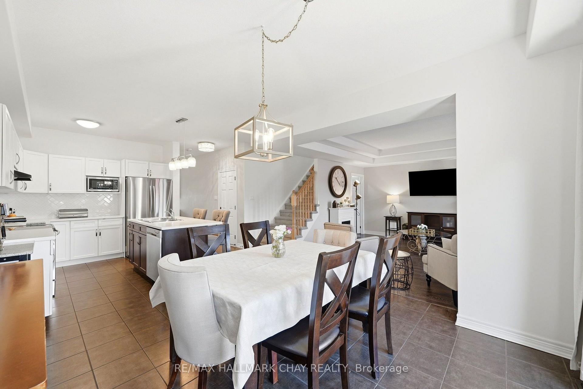Photo 17 of 61 Carleton Trail, New Tecumseth, Beeton — HOMEH