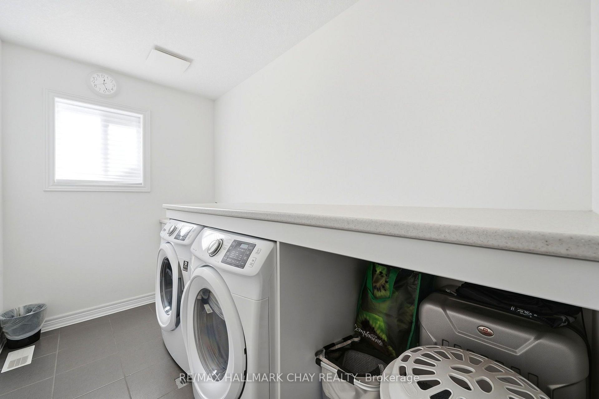 Photo 32 of 61 Carleton Trail, New Tecumseth, Beeton — HOMEH