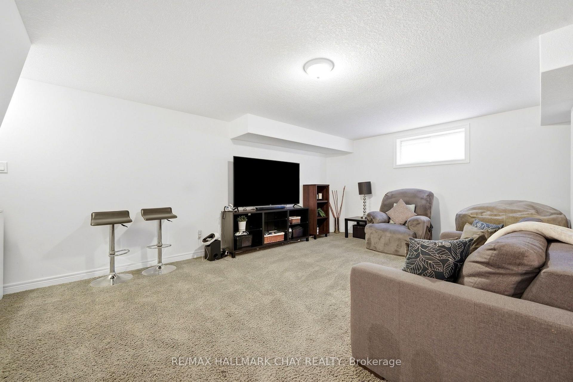Photo 34 of 61 Carleton Trail, New Tecumseth, Beeton — HOMEH
