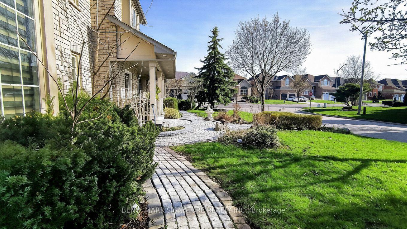 Photo 5 of 75 Boxwood Crescent, Markham, Rouge Fairways — HOMEH