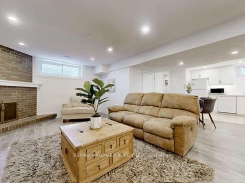 Photo 5 of Unit Bsmt, 238 Rumble Avenue, Richmond Hill, Mill Pond — HOMEH