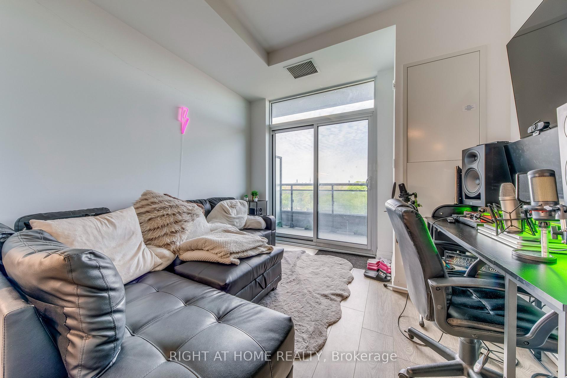 Photo 12 of Unit 619, 286 Main Street, Toronto, East End-Danforth — HOMEH