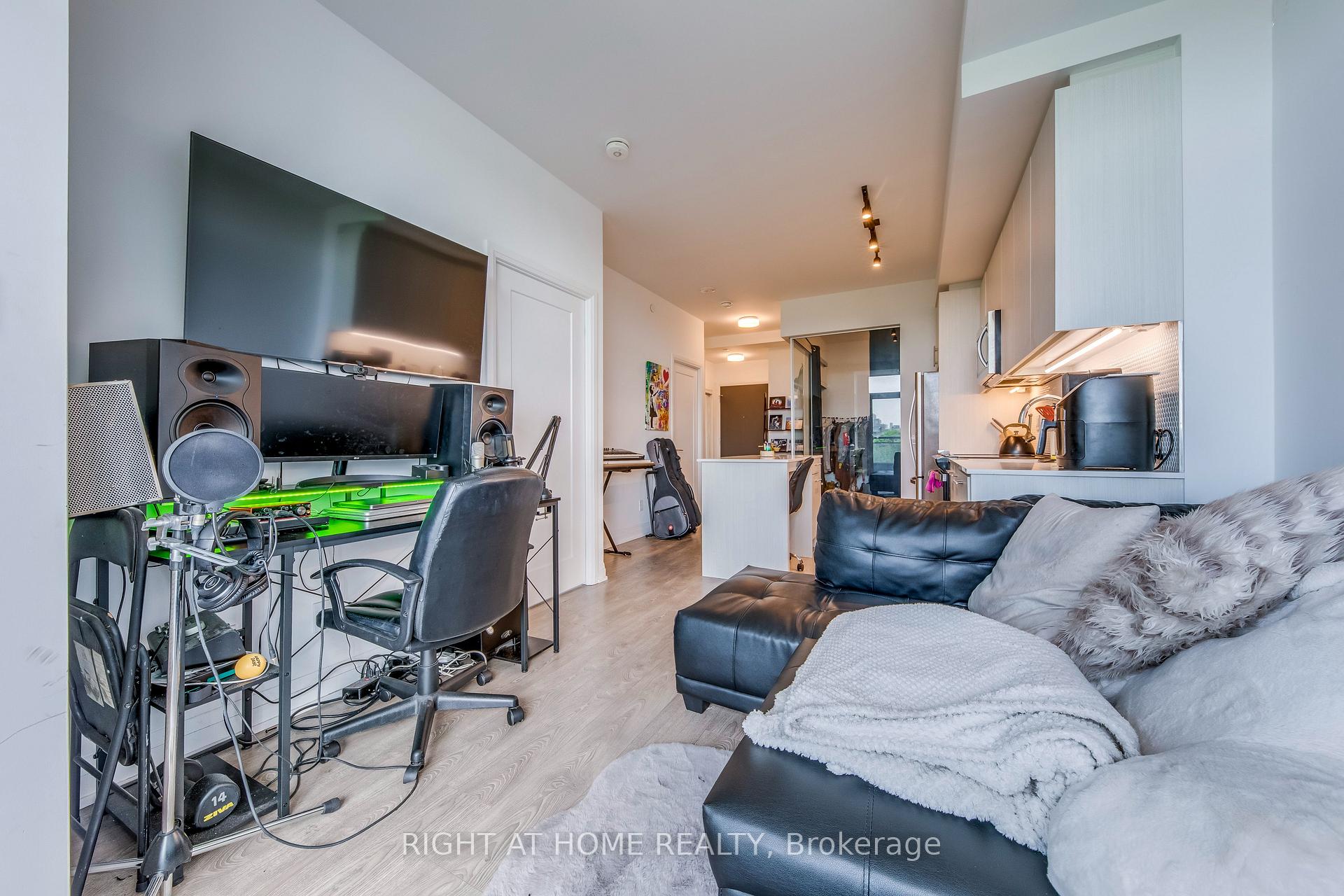 Photo 14 of Unit 619, 286 Main Street, Toronto, East End-Danforth — HOMEH