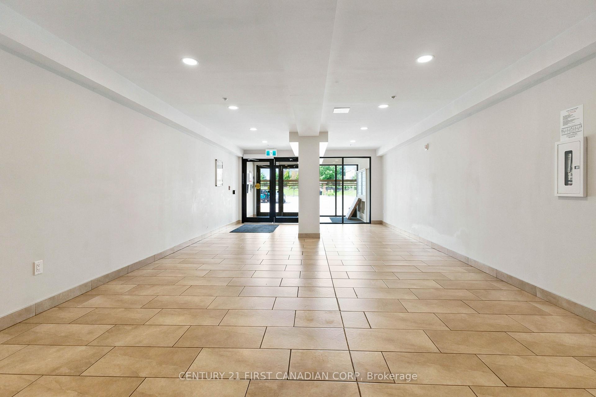 Photo 4 of Unit 311, 5 Wake Robin Drive, Kitchener, Larentian West — HOMEH